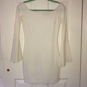 ✨✨Classic white off the shoulder mini dress✨✨